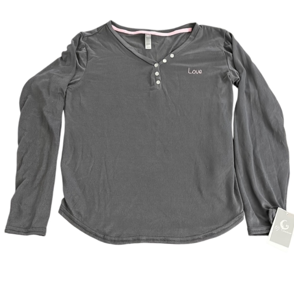 PJ Couture- size M, vneck long sleeve “love” logo pajama top P2P 18.5-21”